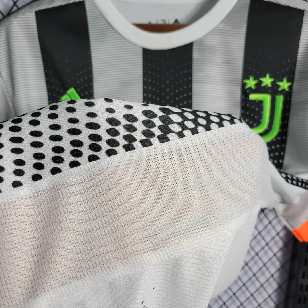 Koszulka Retro Juventusu edycja kolaboracyjna 2019/20 w paski czarno-biała--8
