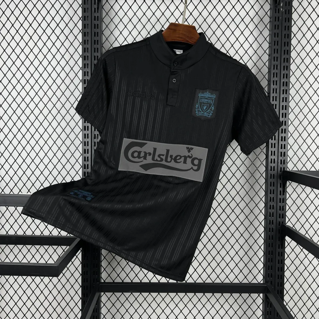 Camiseta Retro Liverpool Edición Especial Blackout 1995/96 Negra