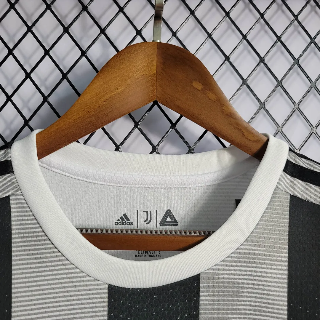 Koszulka Retro Juventusu edycja kolaboracyjna 2019/20 w paski czarno-biała--6