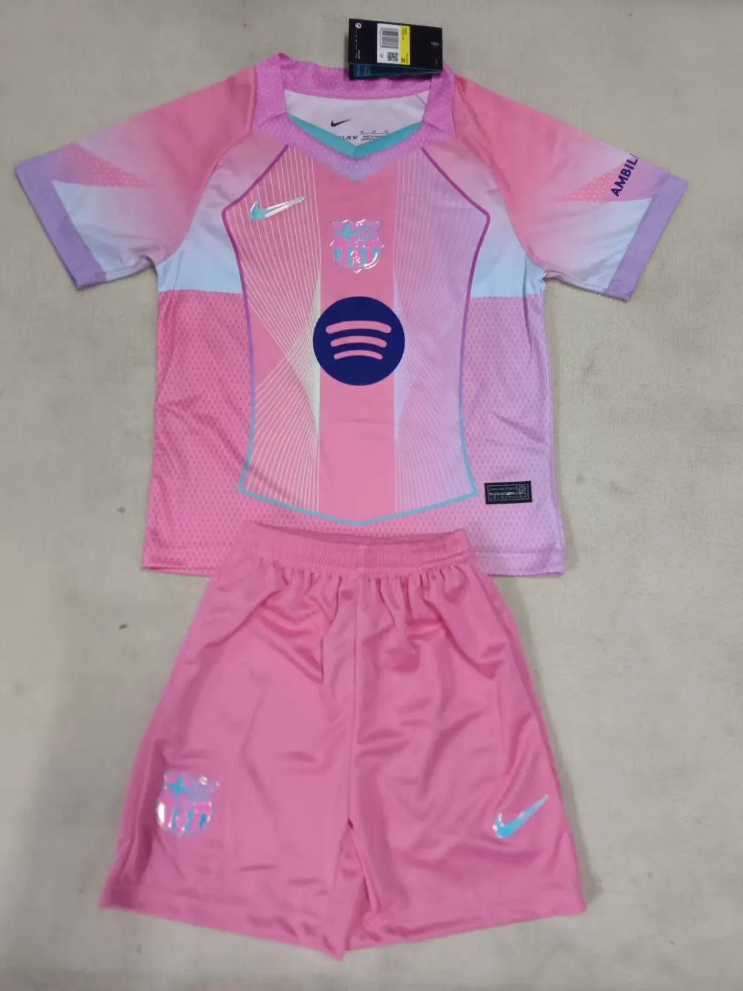 Conjunto Barcelona Concept 2025/26 Rosa Criança