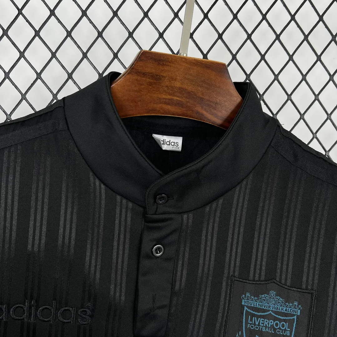 Camiseta Retro Liverpool Edición Especial Blackout 1995/96 Negra--2